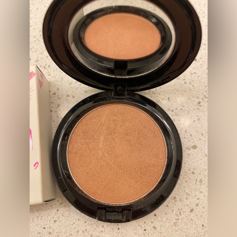MAC Cosmetics